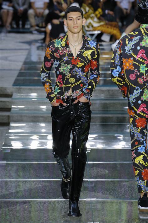 versace mens ss19|Versace Spring 2019 Menswear Fashion Show .